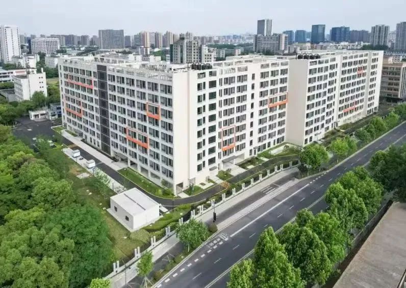 1746683723482775j7Gi.jpg a4fe8221e58a721f78876b10c872e76c.jpg