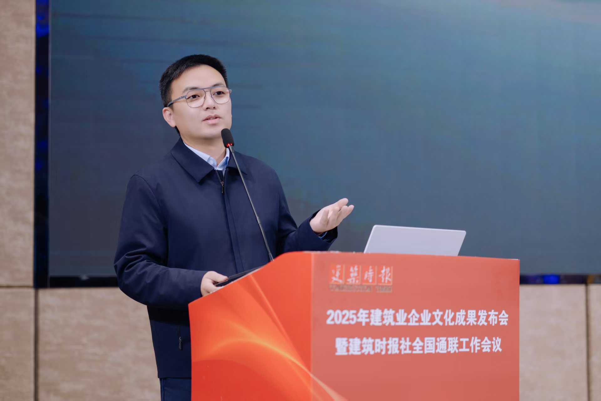 1764730479212088MZc8.jpg 4.jpg